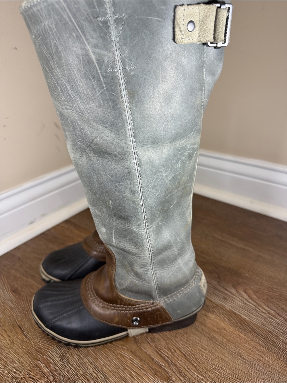 Sorel Slimpack Tall Riding Boots
Size 6 Women’s Gray/Taupe & Brown Leather Duck - Picture 5 of 12